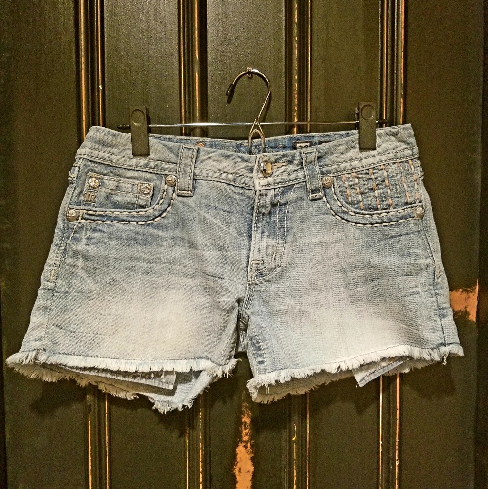 Miss Me embellished Jean shorts - size 29